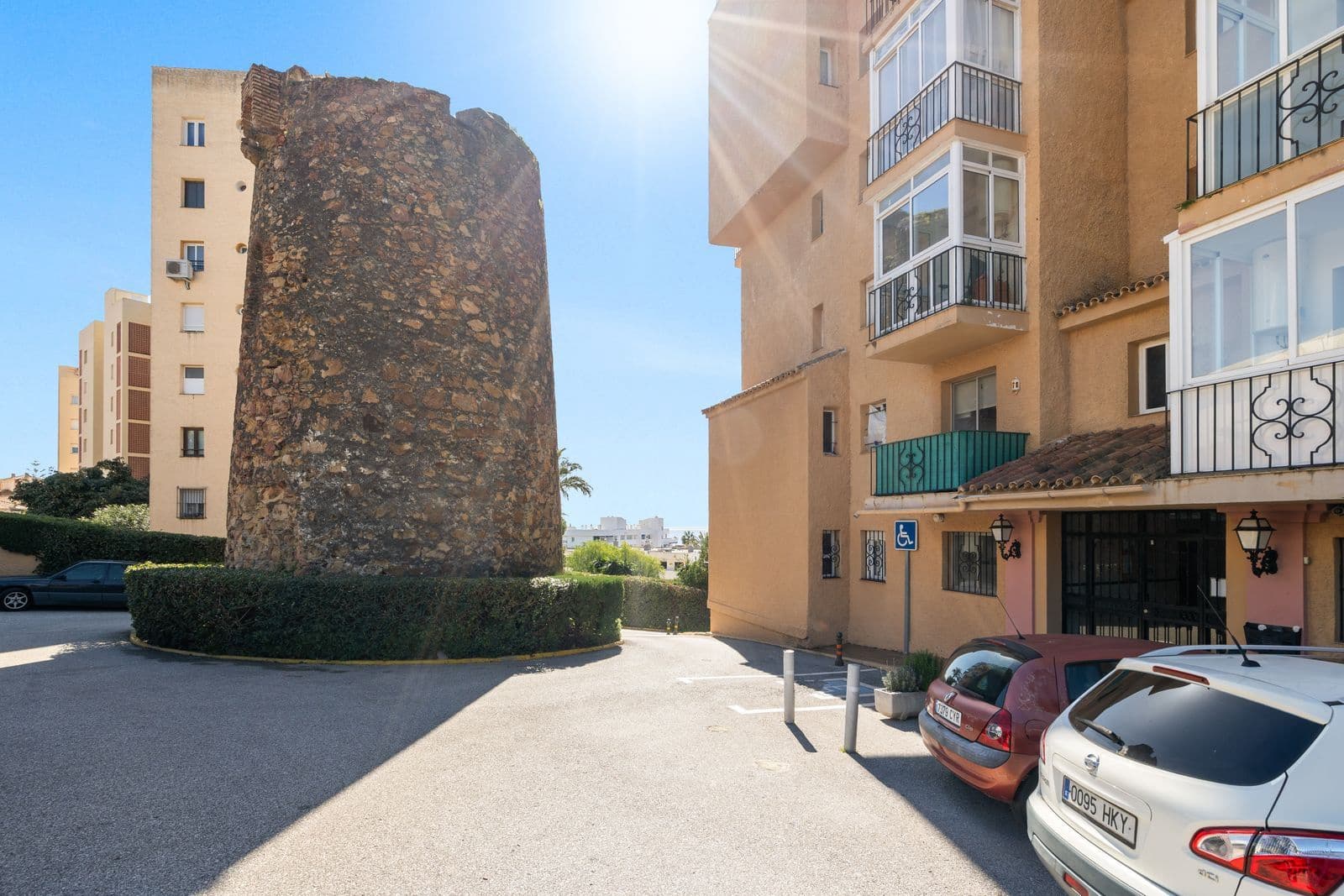 2 slaapkamer Appartement te koop in Estepona - € 444.000 (Ref: 10097762)
