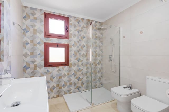 Apartamento de 3 habitaciones en Bahía de Marbella, Marbella en venta - 1.200.000 € (Ref: 10097763)