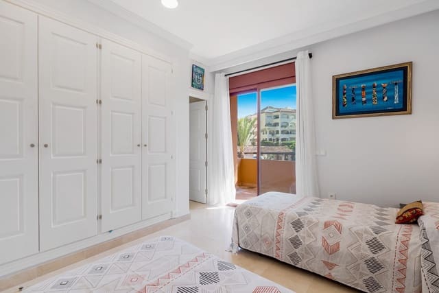 Apartamento de 3 habitaciones en Bahía de Marbella, Marbella en venta - 1.200.000 € (Ref: 10097763)
