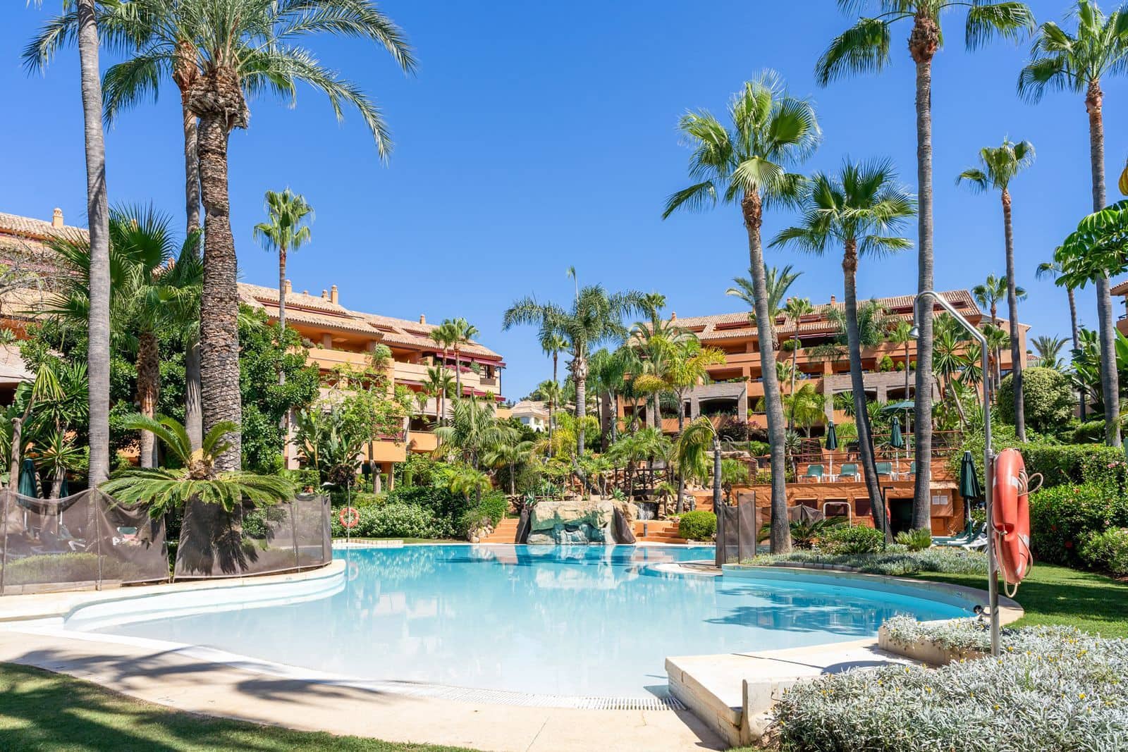 3 soveværelse Lejlighed til salg i Bahia de Marbella - € 1.200.000 (Ref: 10097763)