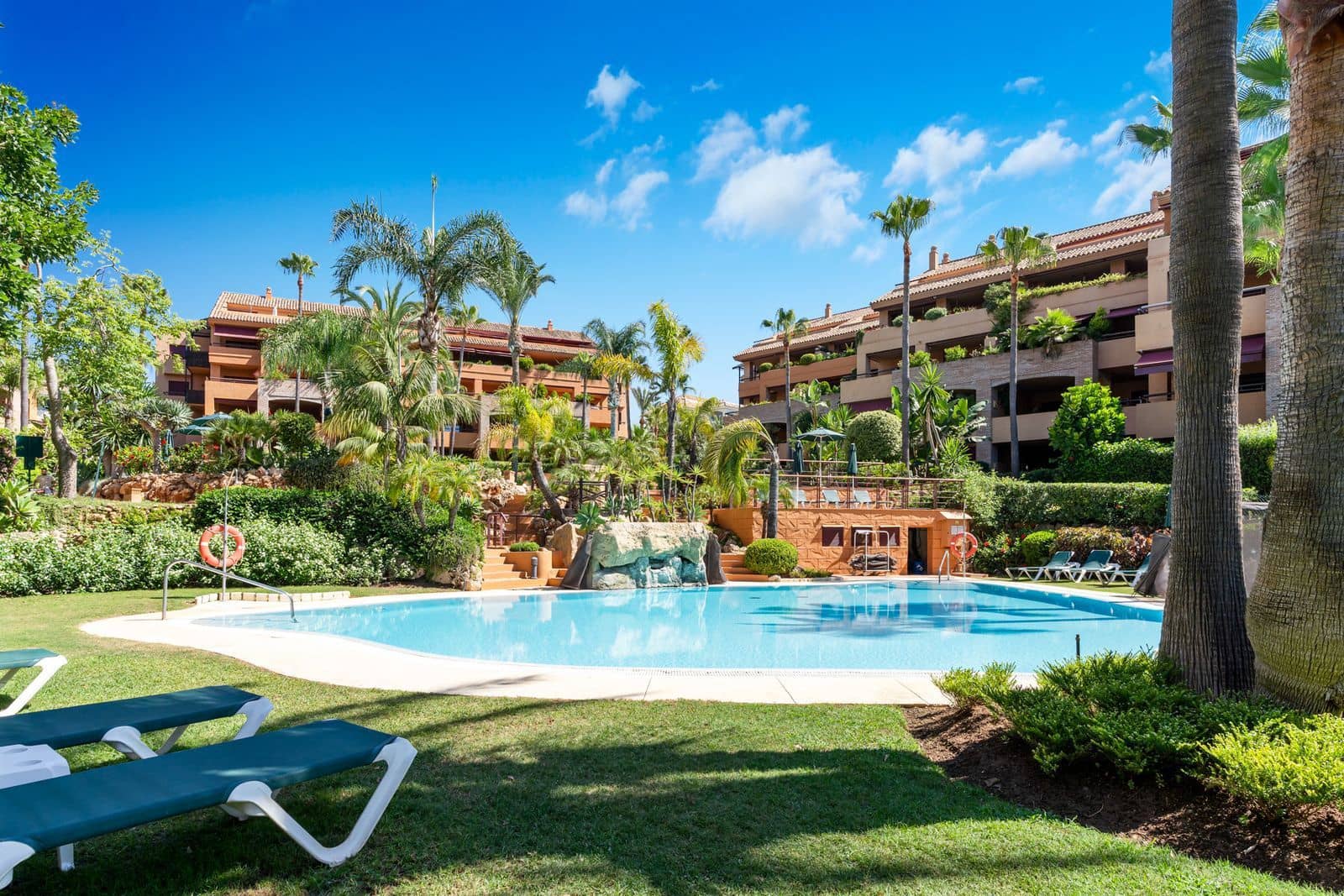 3 soveværelse Lejlighed til salg i Bahia de Marbella - € 1.200.000 (Ref: 10097763)