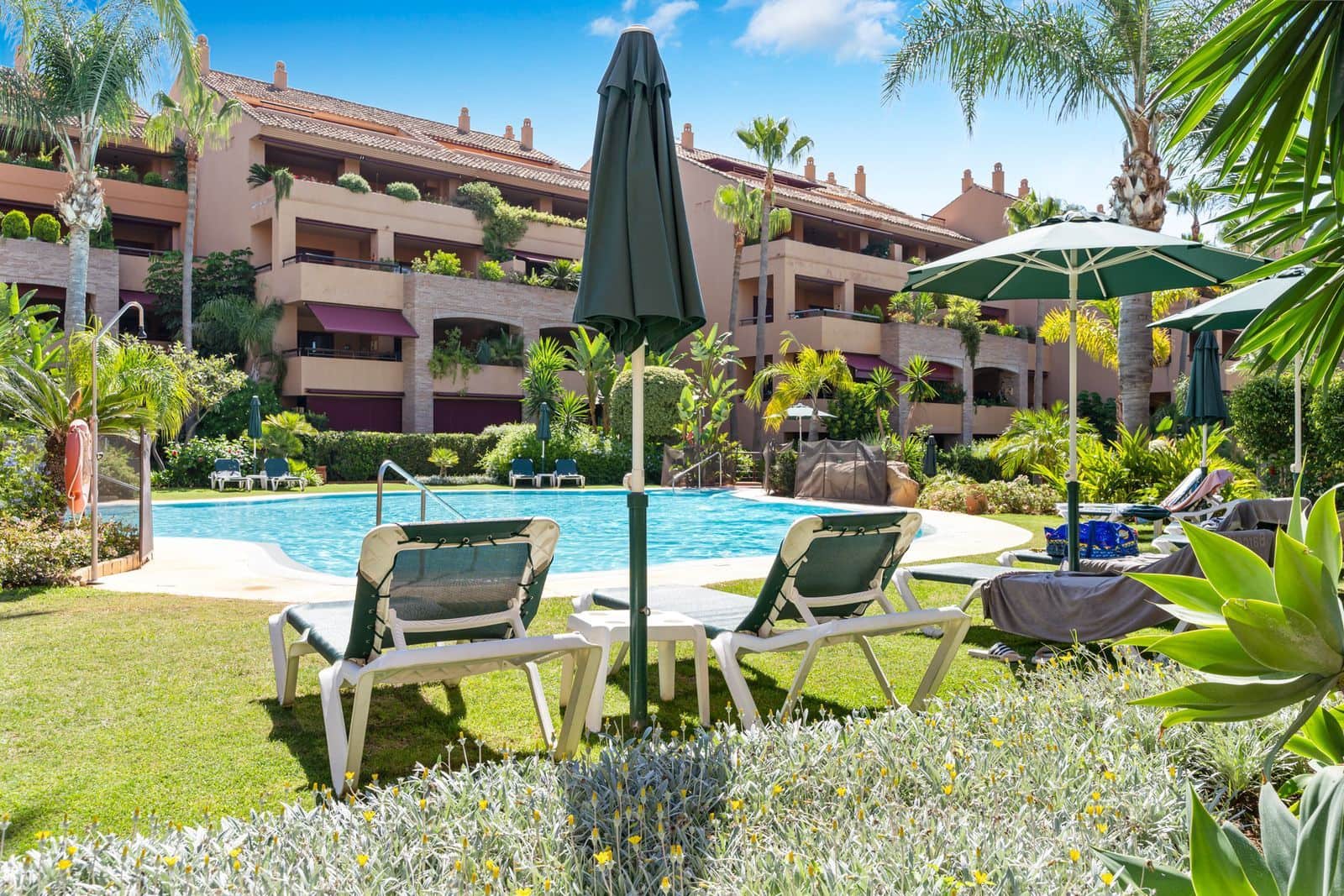 3 soveværelse Lejlighed til salg i Bahia de Marbella - € 1.200.000 (Ref: 10097763)