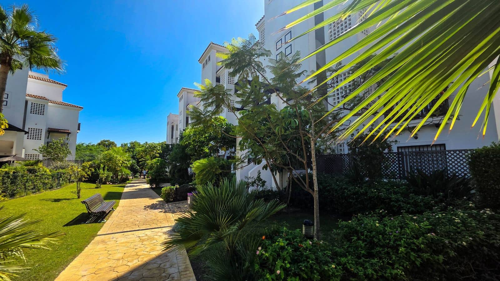 2 slaapkamer Penthouse te koop in San Luis de Sabinillas - € 335.000 (Ref: 10097764)