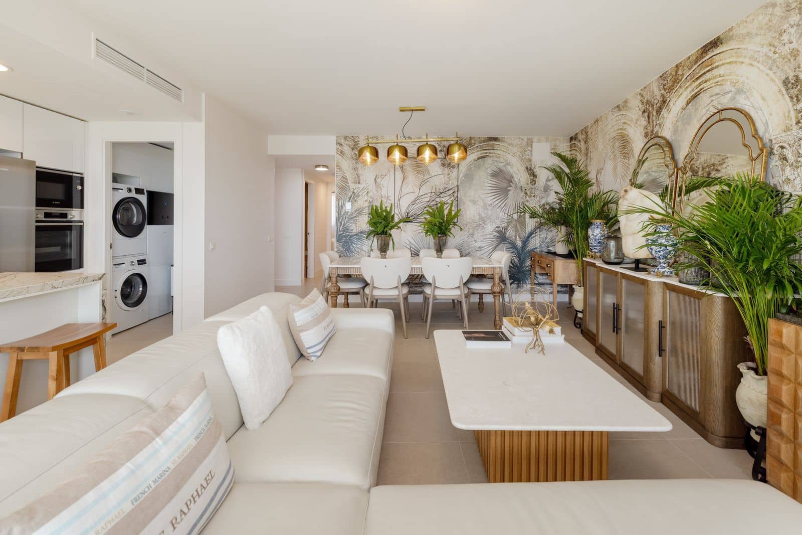 Apartamento de 2 habitaciones en Torremolinos en venta - 1.180.000 € (Ref: 10097765)