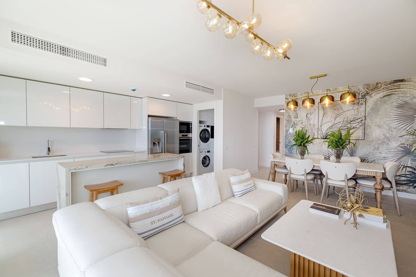 Apartamento de 2 habitaciones en Torremolinos en venta - 1.180.000 € (Ref: 10097765)