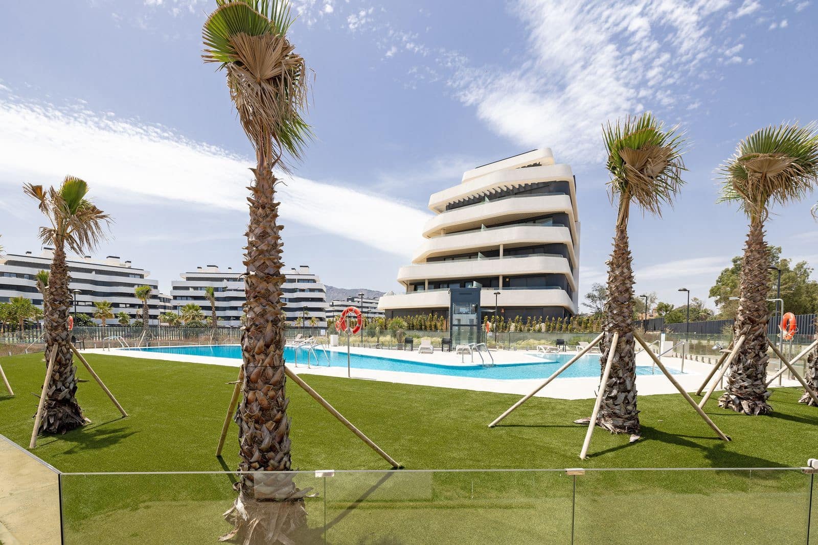 Apartamento de 2 habitaciones en Torremolinos en venta - 1.180.000 € (Ref: 10097765)