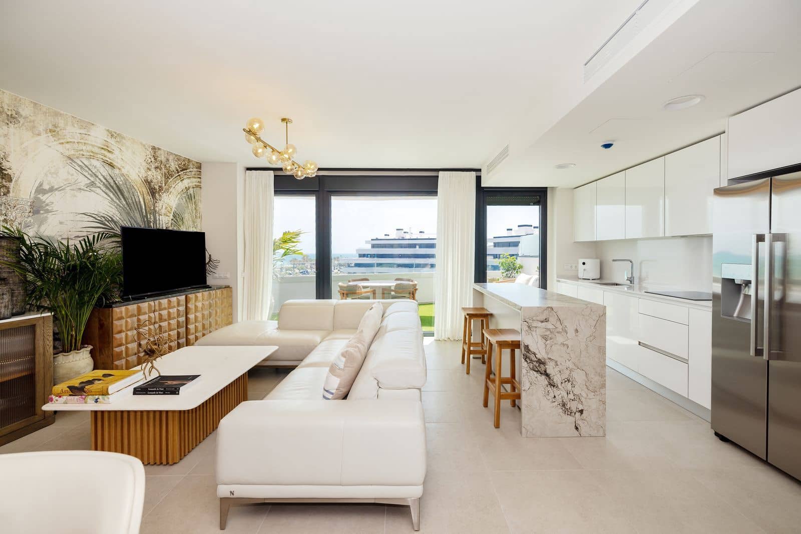 Apartamento de 2 habitaciones en Torremolinos en venta - 1.180.000 € (Ref: 10097765)