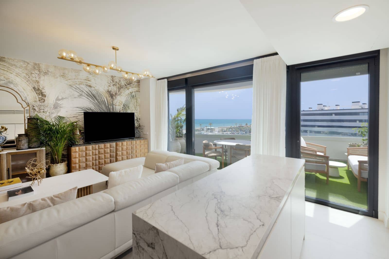 Apartamento de 2 habitaciones en Torremolinos en venta - 1.180.000 € (Ref: 10097765)