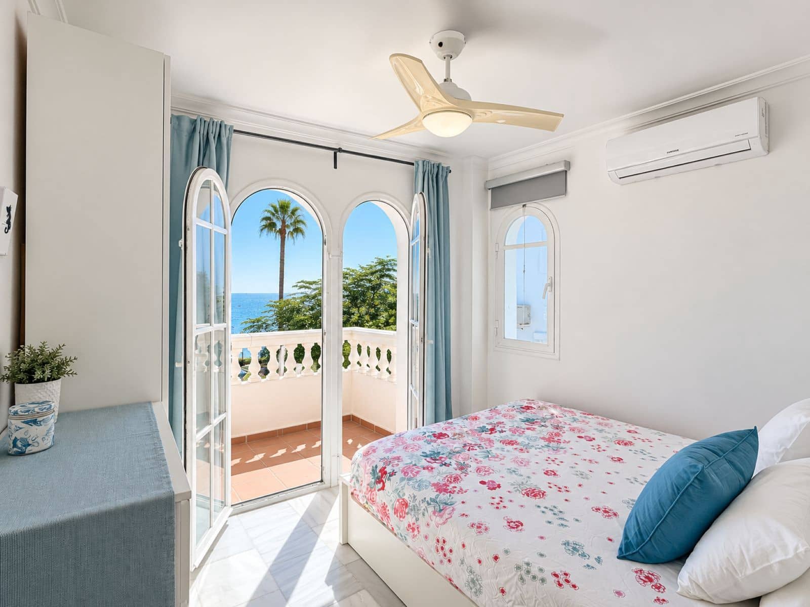 2 chambre Maison de Ville à vendre à La Duquesa / Puerto de la Duquesa - 340 000 € (Ref: 10097773)