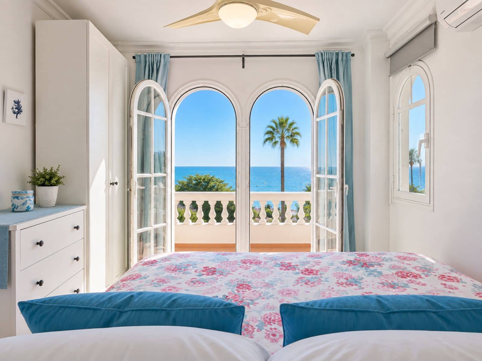 2 chambre Maison de Ville à vendre à La Duquesa / Puerto de la Duquesa - 340 000 € (Ref: 10097773)