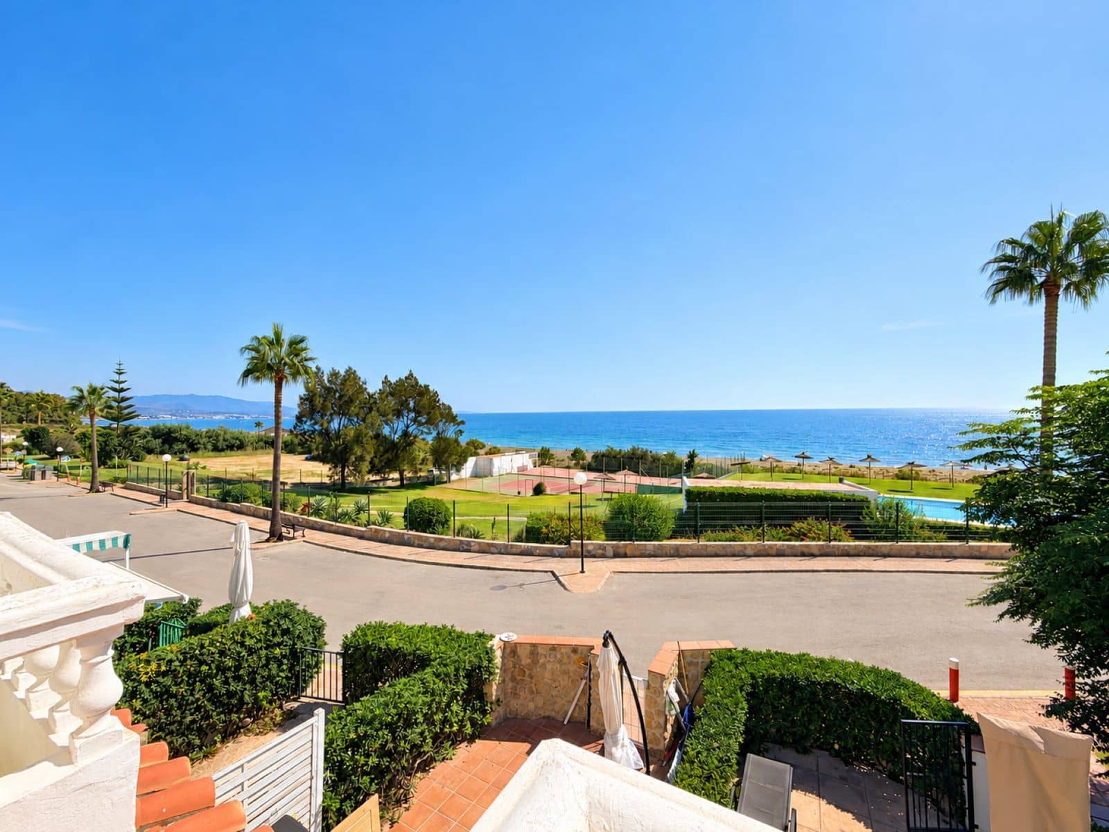 2 chambre Maison de Ville à vendre à La Duquesa / Puerto de la Duquesa - 340 000 € (Ref: 10097773)