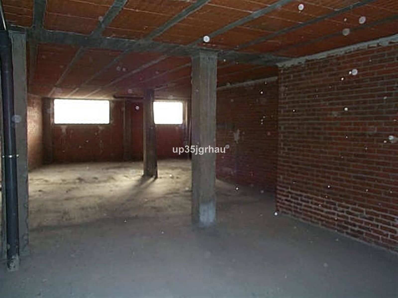 Comercial para venda em Estepona - 325 000 € (Ref: 10097774)