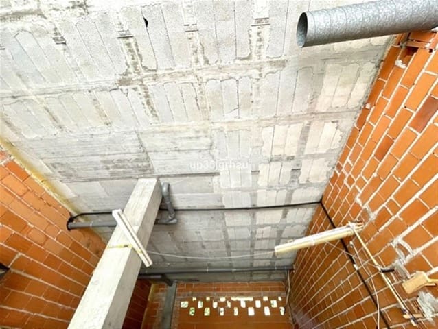 Comercial para venda em Huerta Nueva, Estepona - 325 000 € (Ref: 10097774)