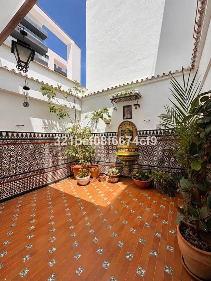 4 soveværelse Lejlighed til salg i Malaga by - € 430.000 (Ref: 10097778)