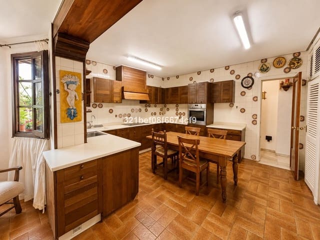 4 soveværelse Lejlighed til salg i Málaga by - € 430.000 (Ref: 10097778)