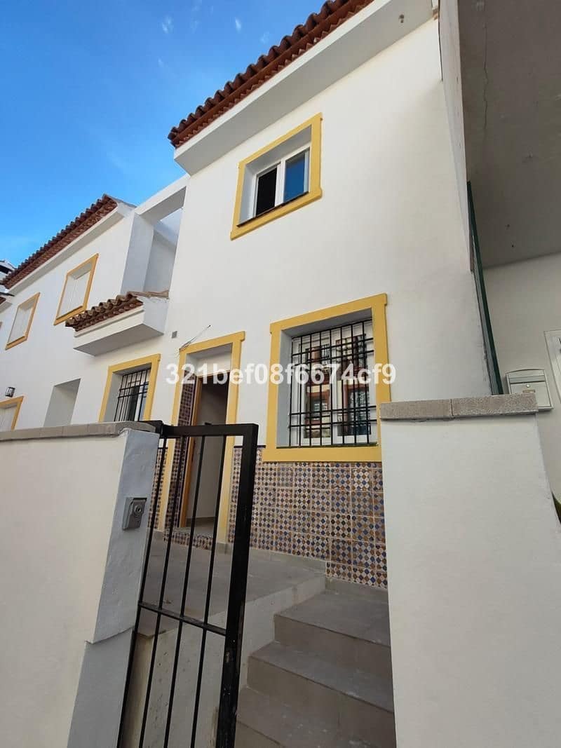 3 makuuhuone Omakotitalo myytävänä paikassa Estepona - 742 500 € (Ref: 10097779)