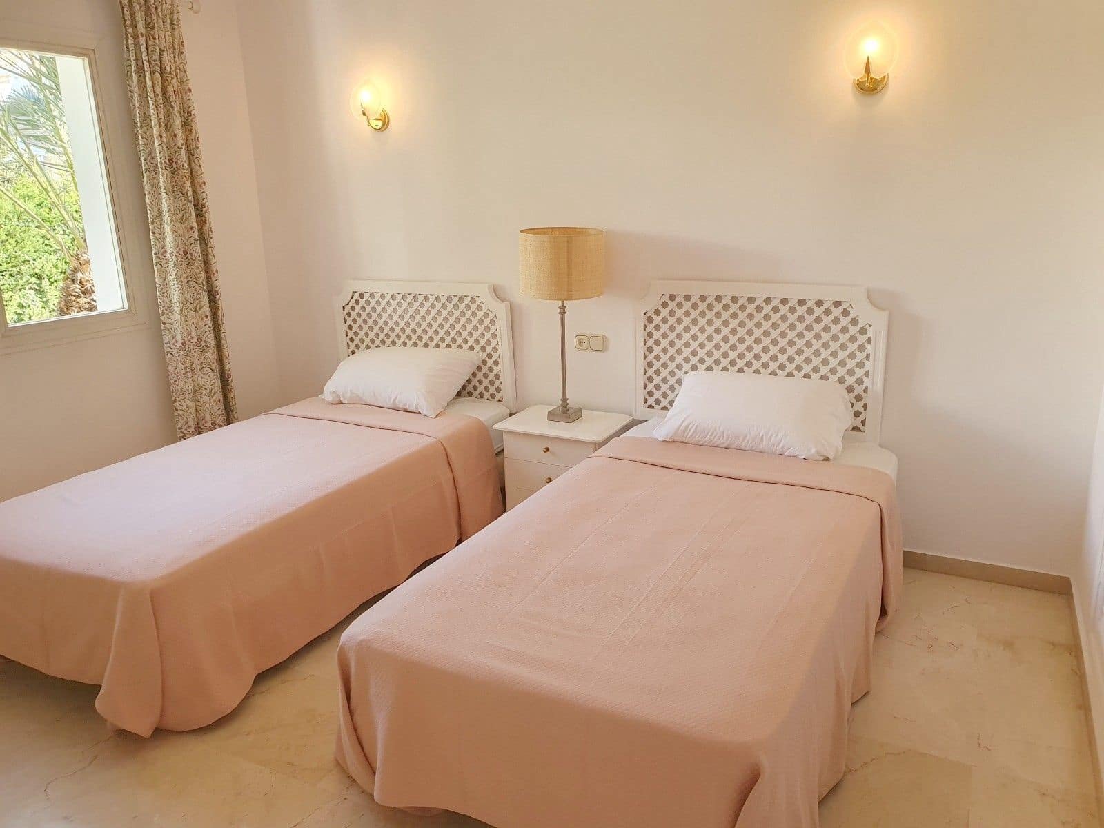Ático de 2 habitaciones en El Paraiso en venta - 495.000 € (Ref: 10097780)