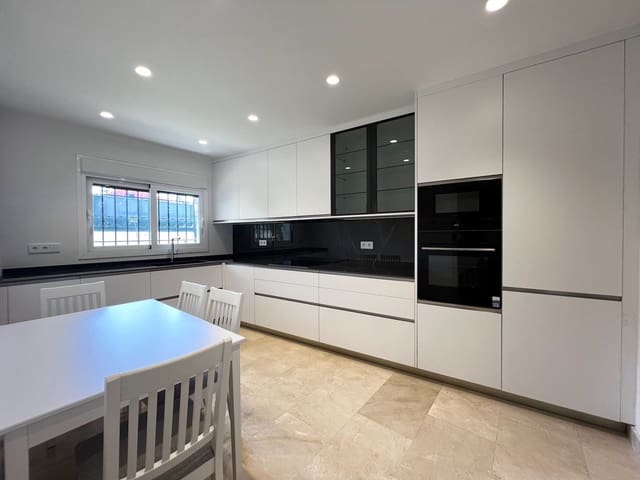 4 sovrum Hus till salu i Estepona - 895 000 € (Ref: 10097785)