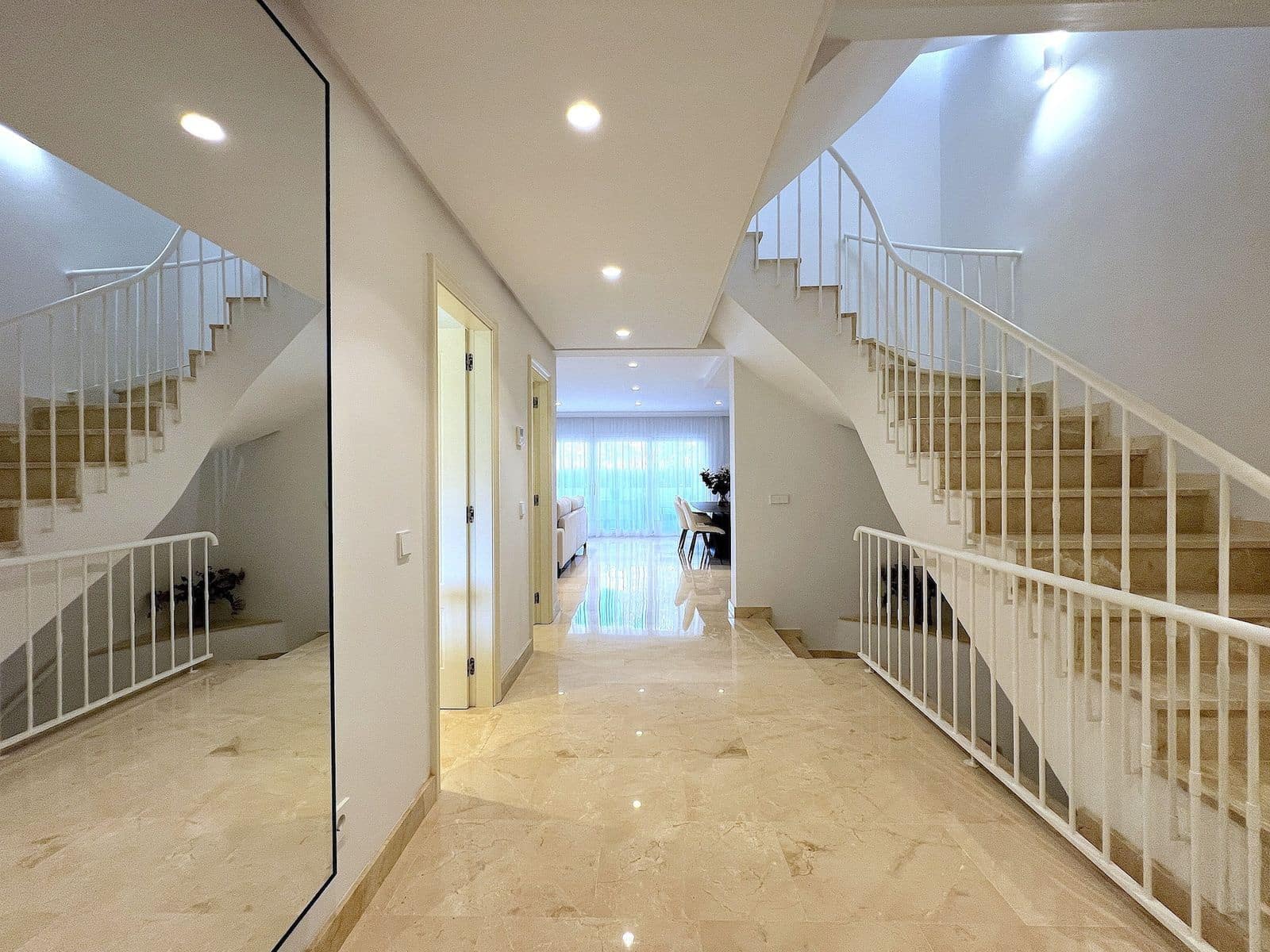 4 sovrum Hus till salu i Estepona - 895 000 € (Ref: 10097785)