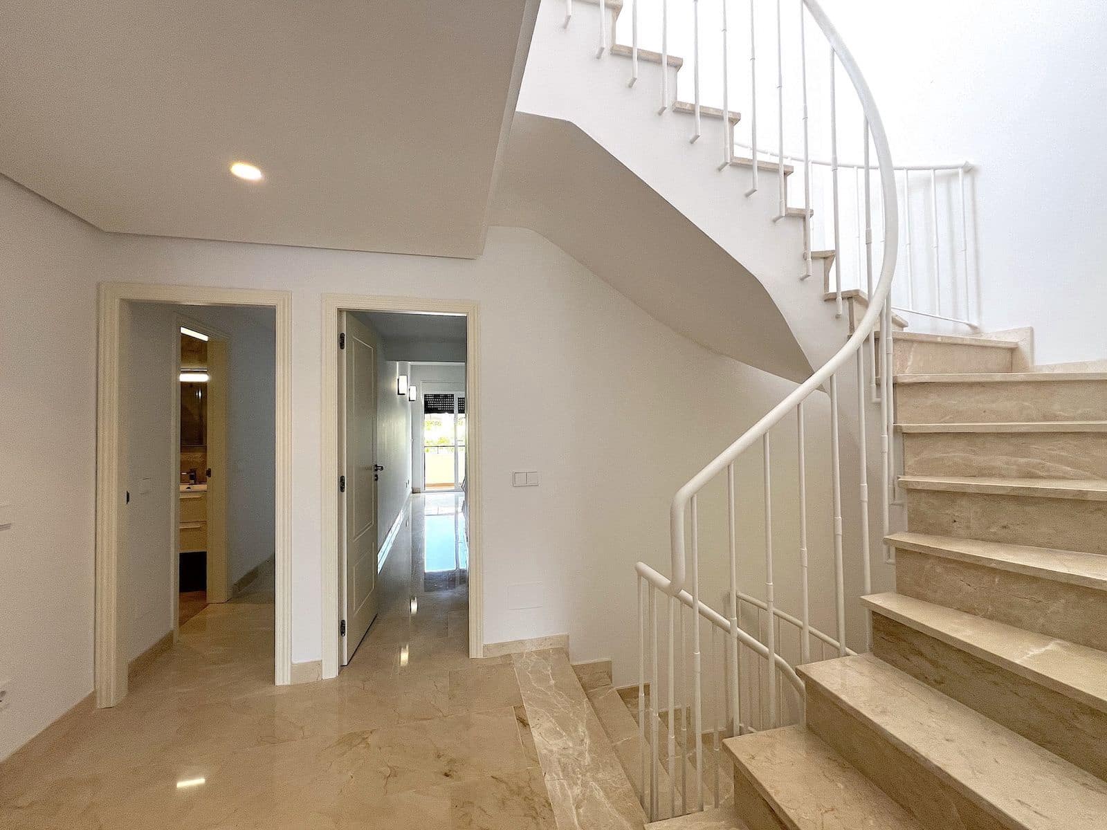 4 sovrum Hus till salu i Estepona - 895 000 € (Ref: 10097785)
