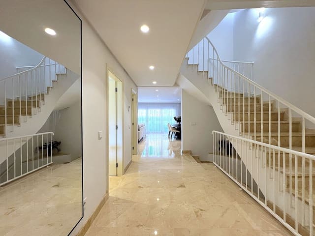 4 sovrum Hus till salu i Estepona - 895 000 € (Ref: 10097785)