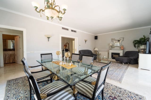 4 slaapkamer Villa te koop in El Rosario, Marbella - € 1.850.000 (Ref: 10097788)
