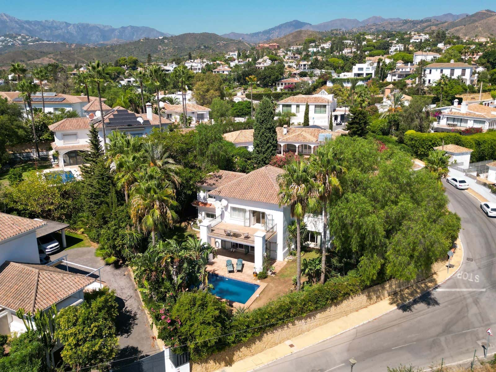 4 slaapkamer Villa te koop in El Rosario - € 1.850.000 (Ref: 10097788)