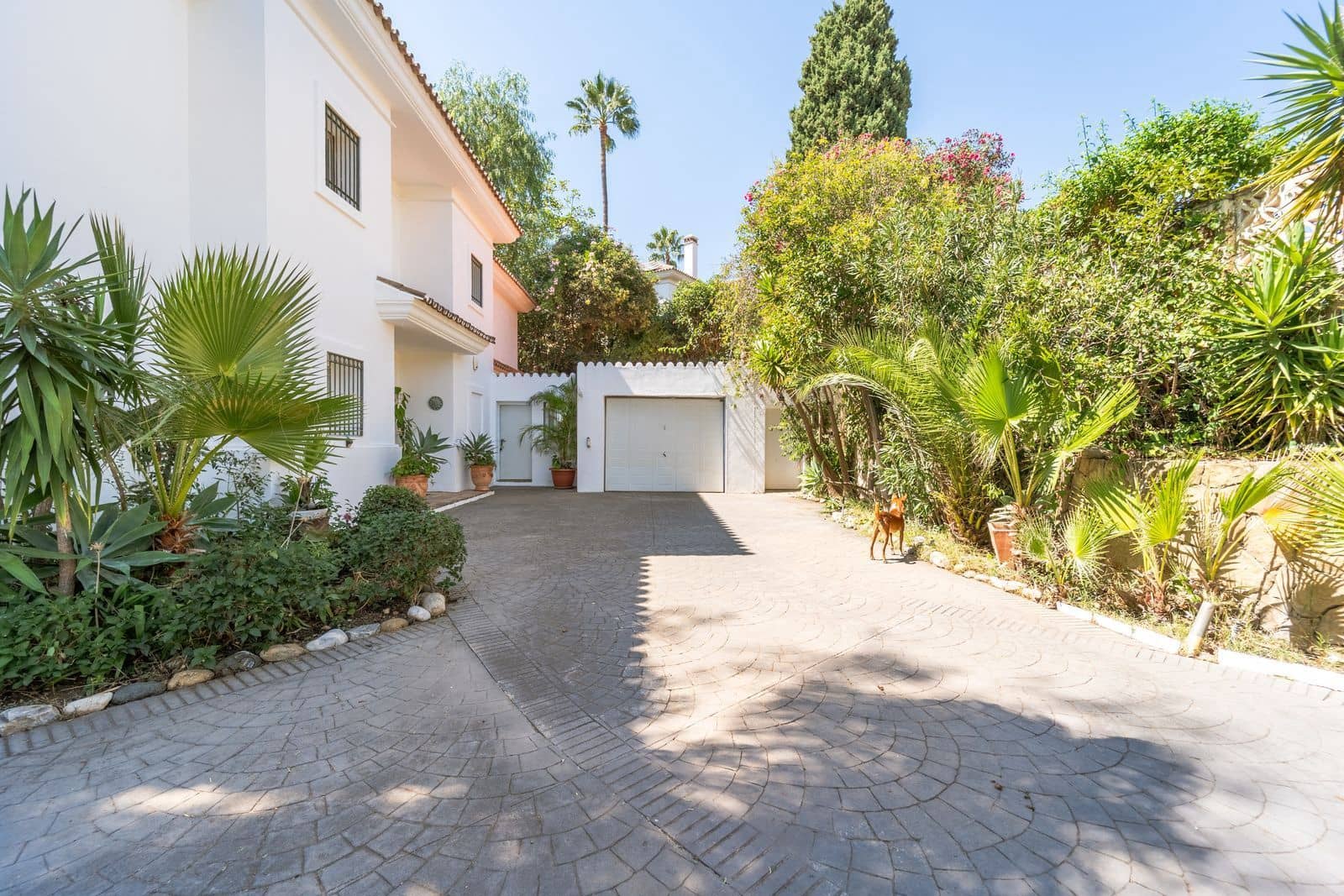 4 slaapkamer Villa te koop in El Rosario - € 1.850.000 (Ref: 10097788)