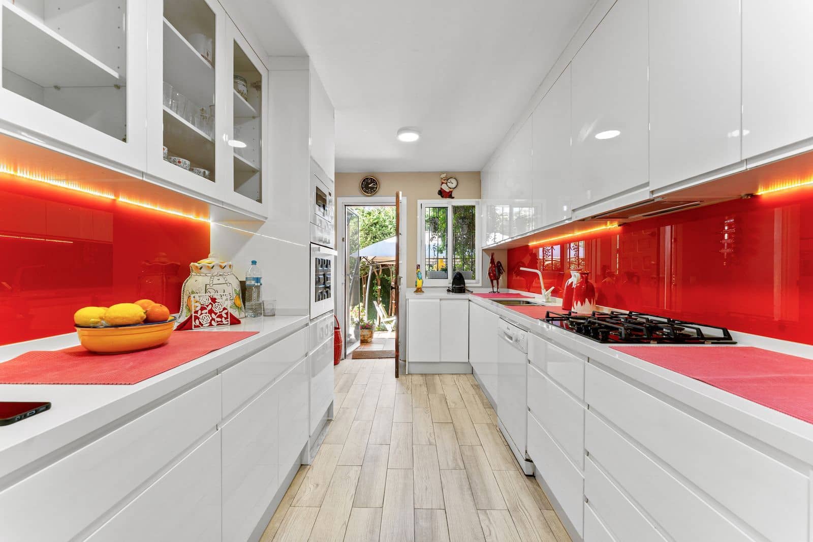 5 slaapkamer Villa te koop in El Paraiso - € 1.140.000 (Ref: 10097793)