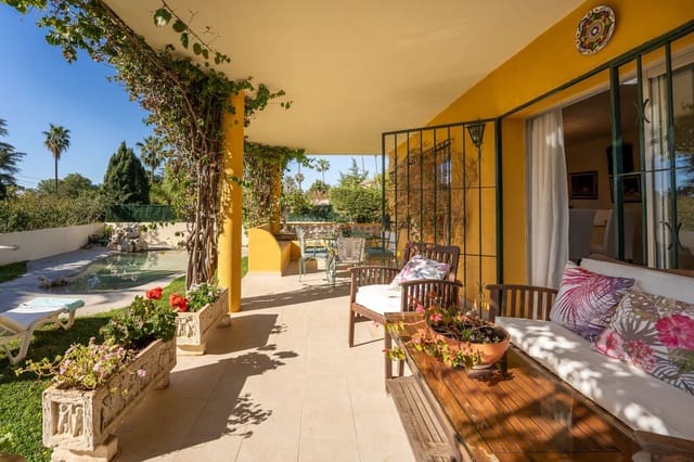 5 soverom Villa til salgs i El Paraiso, Estepona med svømmebasseng garasje - € 1 140 000 (Ref: 10097793)