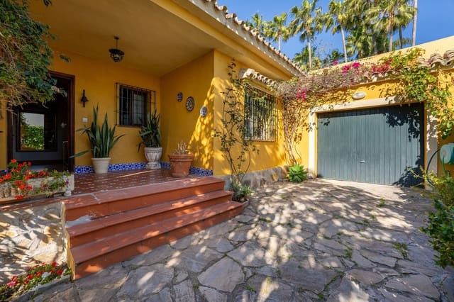 5 soverom Villa til salgs i El Paraiso, Estepona med svømmebasseng garasje - € 1 140 000 (Ref: 10097793)