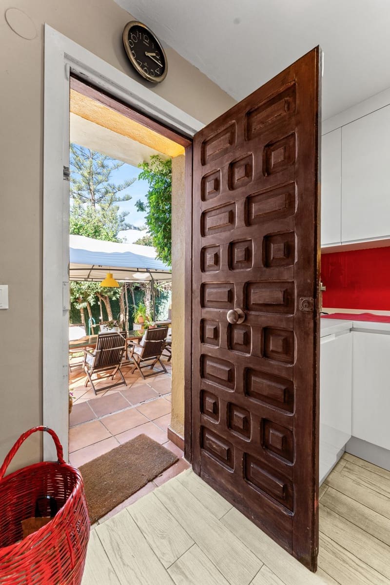5 slaapkamer Villa te koop in El Paraiso - € 1.140.000 (Ref: 10097793)