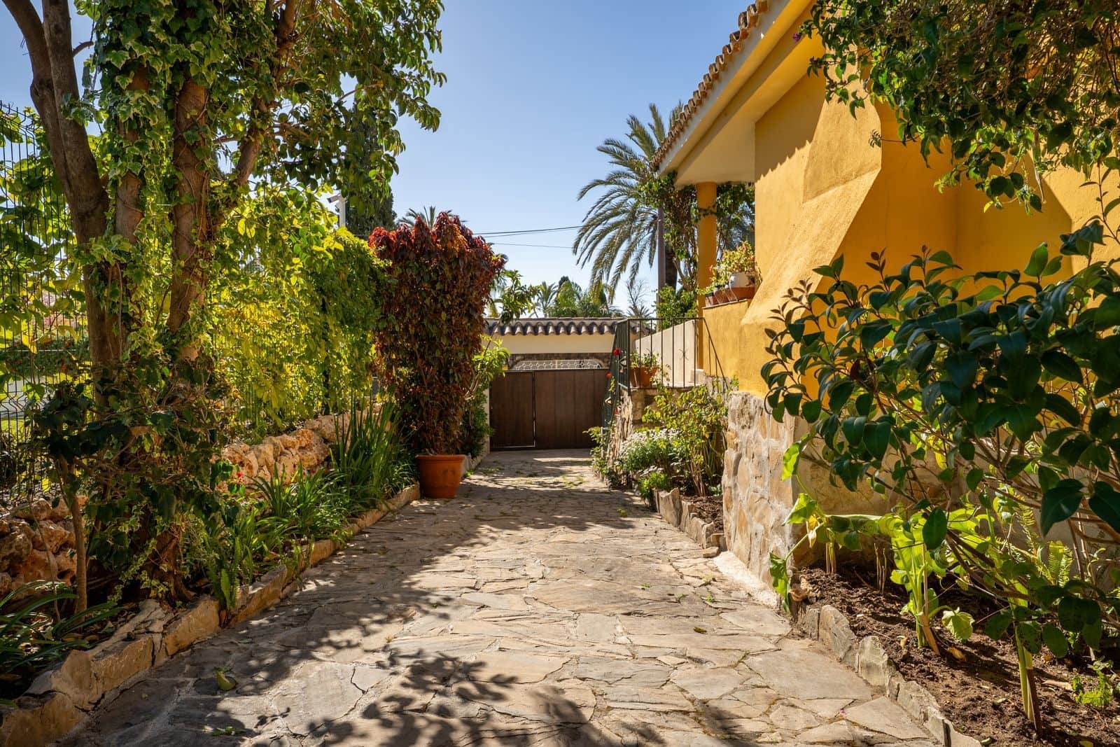 5 slaapkamer Villa te koop in El Paraiso - € 1.140.000 (Ref: 10097793)