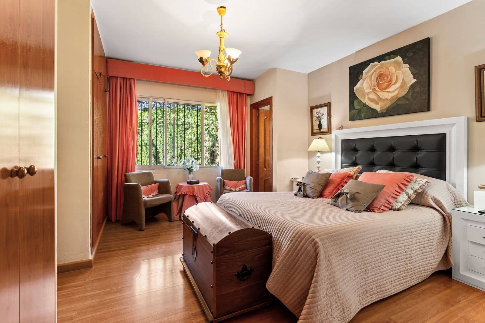 5 slaapkamer Villa te koop in El Paraiso - € 1.140.000 (Ref: 10097793)