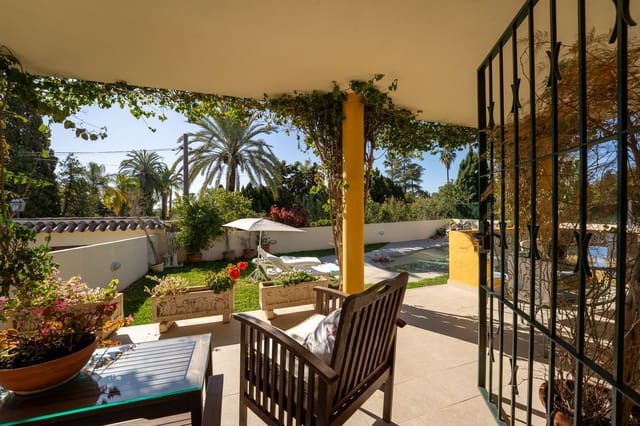 5 soverom Villa til salgs i El Paraiso, Estepona med svømmebasseng garasje - € 1 140 000 (Ref: 10097793)