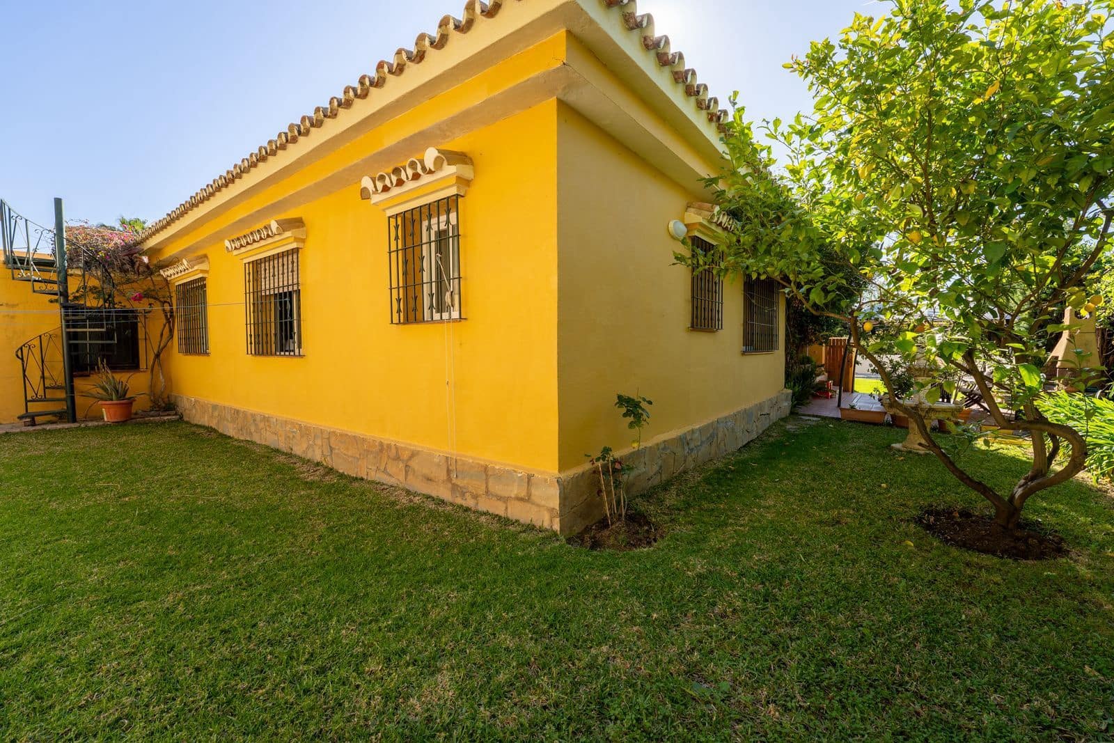 5 slaapkamer Villa te koop in El Paraiso - € 1.140.000 (Ref: 10097793)