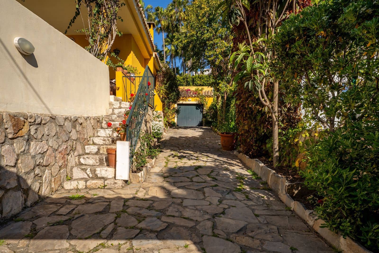 5 slaapkamer Villa te koop in El Paraiso - € 1.140.000 (Ref: 10097793)