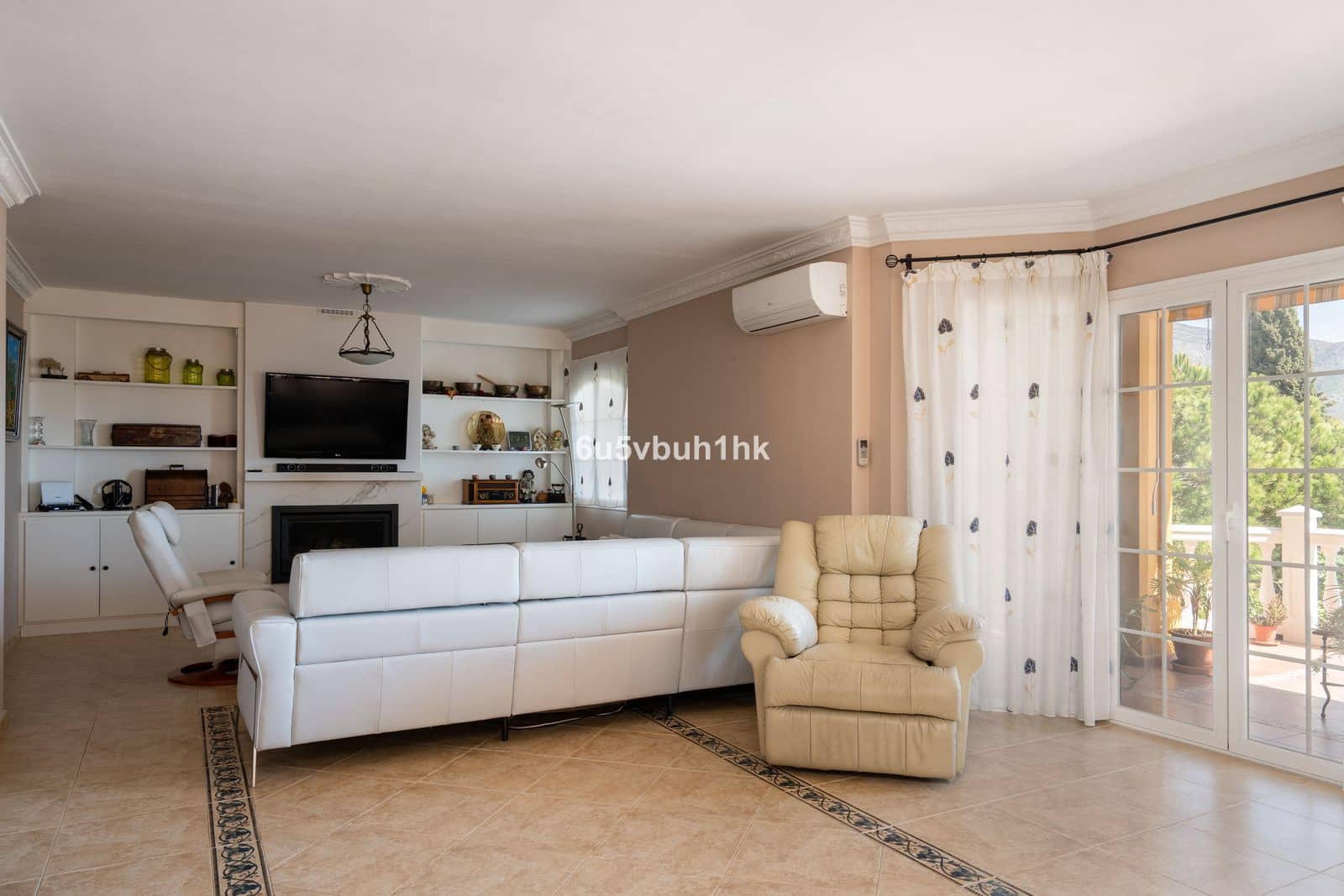 Chalet de 5 habitaciones en Mijas Costa en venta - 1.060.000 € (Ref: 10097794)