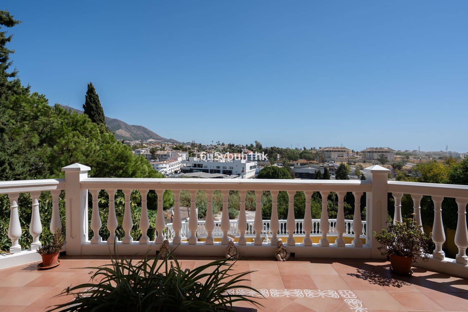 Chalet de 5 habitaciones en Mijas Costa en venta - 1.060.000 € (Ref: 10097794)