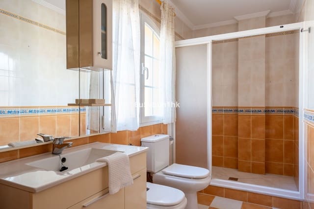 5 Zimmer Villa zu verkaufen in Mijas Costa, Mijas mit Pool Garage - 1.060.000 € (Ref: 10097794)