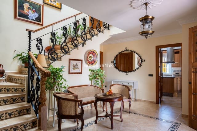 5 Zimmer Villa zu verkaufen in Mijas Costa, Mijas mit Pool Garage - 1.060.000 € (Ref: 10097794)