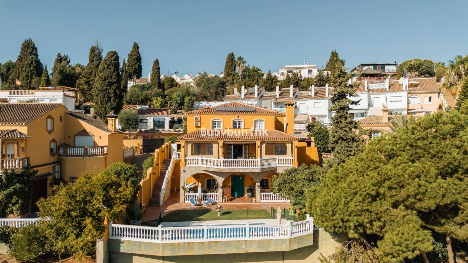 Chalet de 5 habitaciones en Mijas Costa en venta - 1.060.000 € (Ref: 10097794)