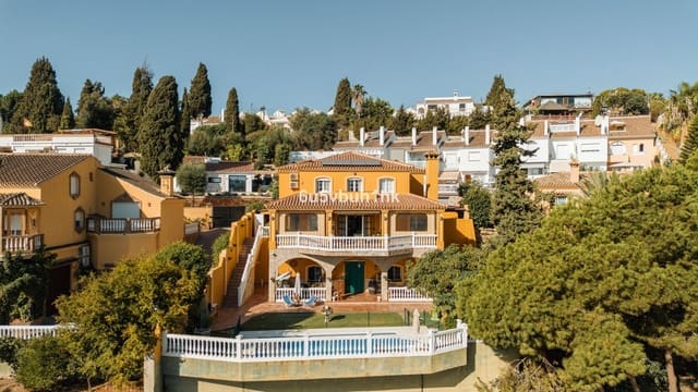5 Zimmer Villa zu verkaufen in Mijas Costa, Mijas mit Pool Garage - 1.060.000 € (Ref: 10097794)
