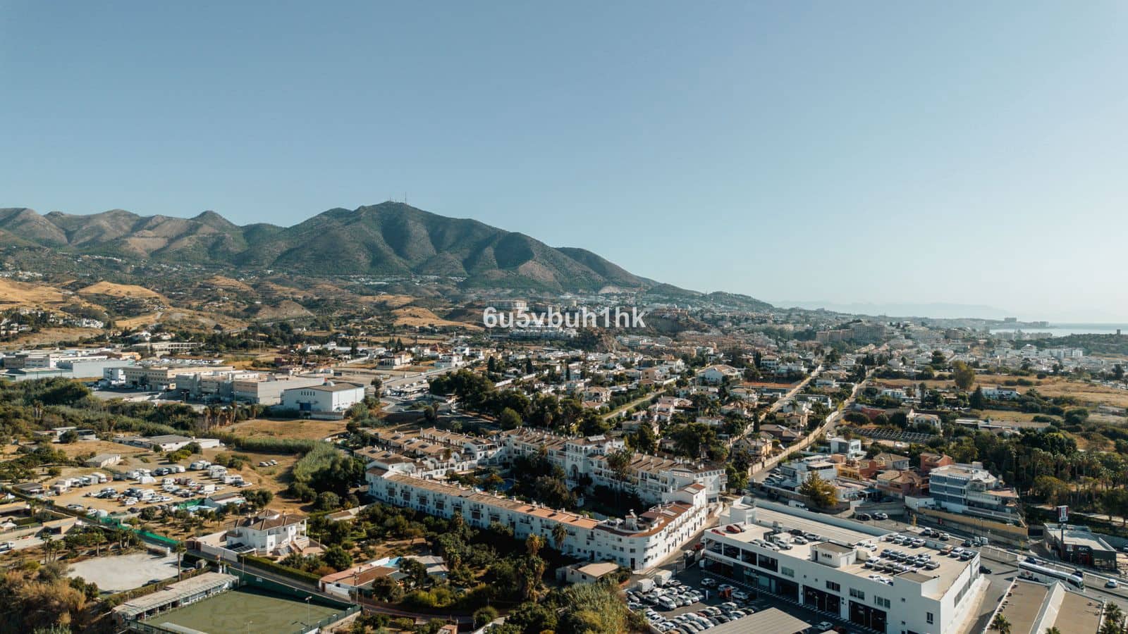 Chalet de 5 habitaciones en Mijas Costa en venta - 1.060.000 € (Ref: 10097794)