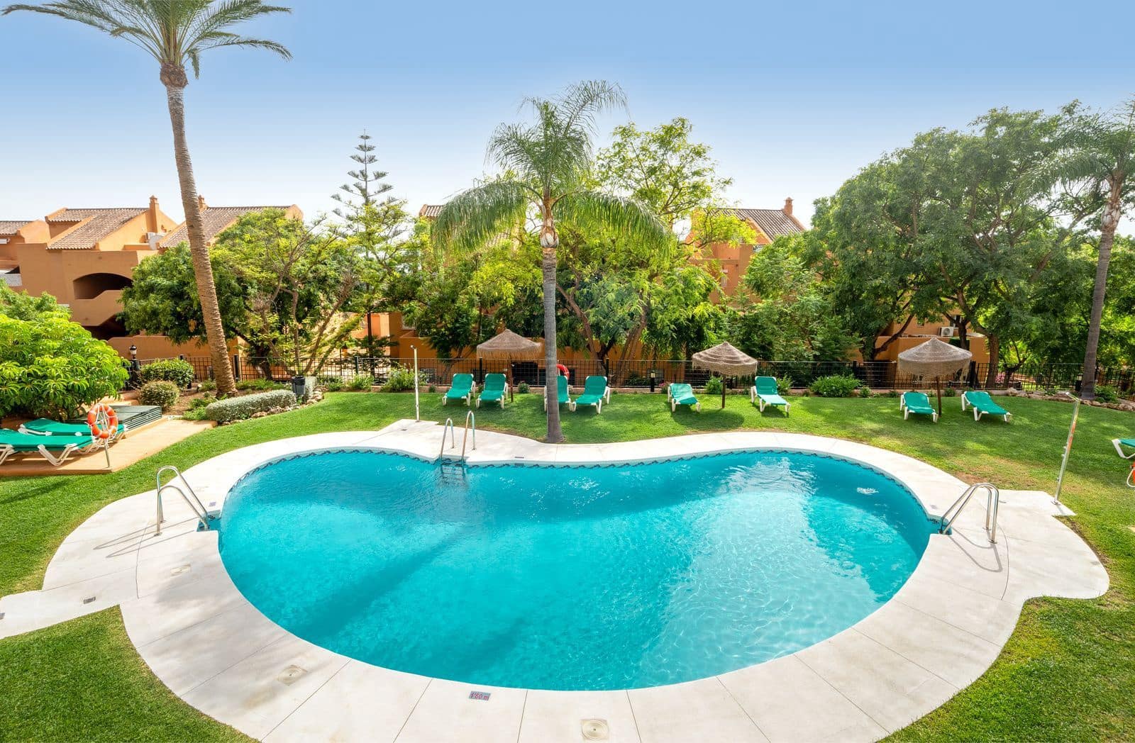 Apartamento de 2 habitaciones en Elviria en venta - 549.000 € (Ref: 10097797)