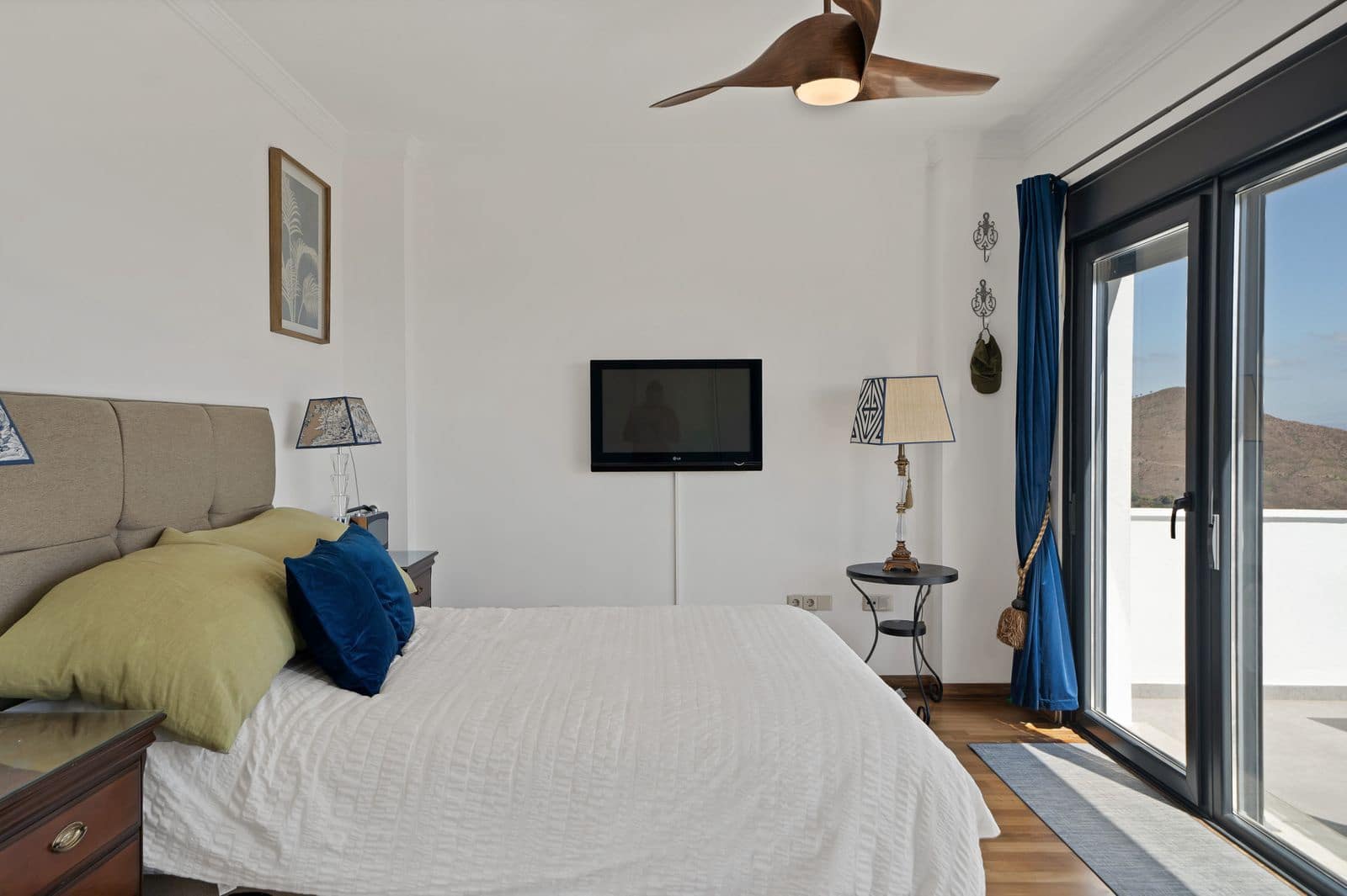 Pareado de 3 habitaciones en La Mairena en venta - 580.000 € (Ref: 10097801)