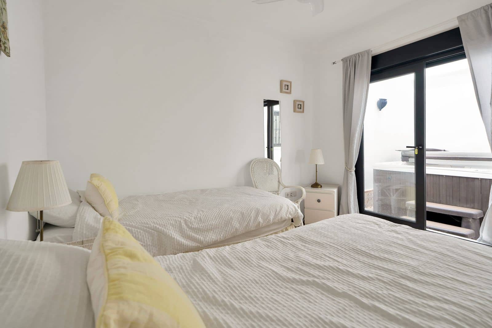 Pareado de 3 habitaciones en La Mairena en venta - 580.000 € (Ref: 10097801)
