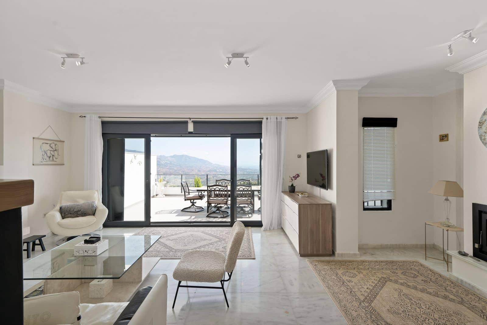 Pareado de 3 habitaciones en La Mairena en venta - 580.000 € (Ref: 10097801)