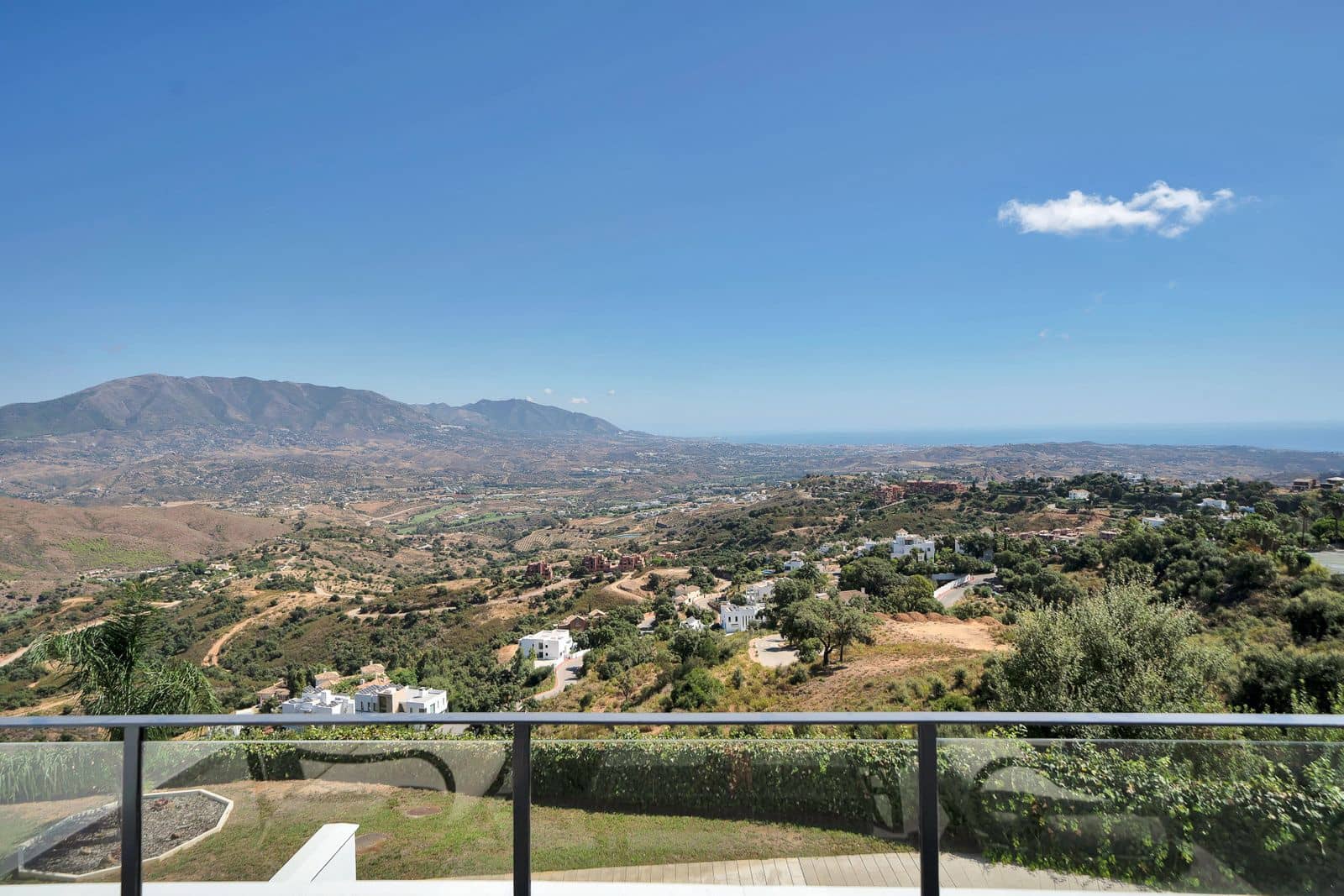 Pareado de 3 habitaciones en La Mairena en venta - 580.000 € (Ref: 10097801)