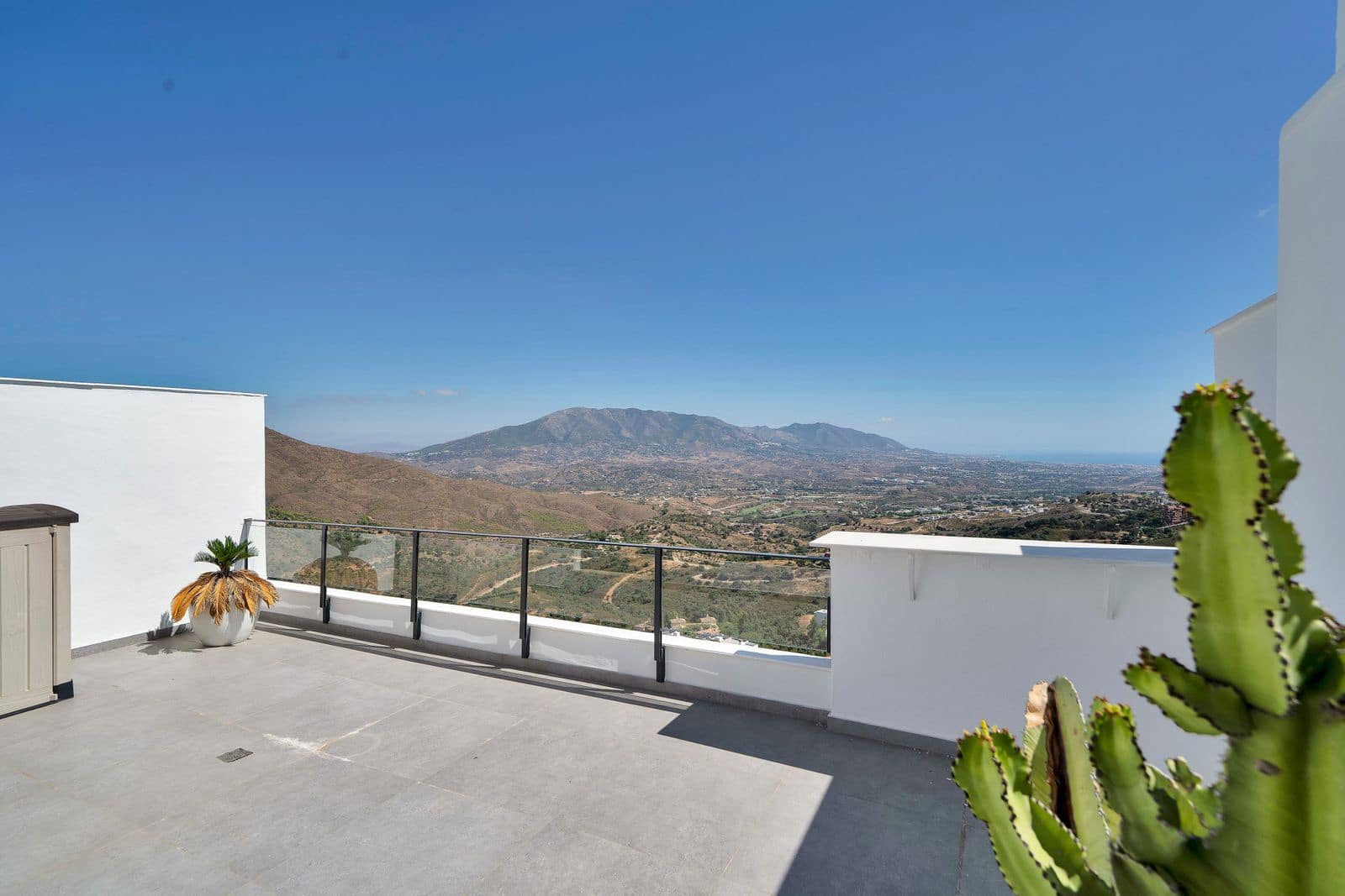 Pareado de 3 habitaciones en La Mairena en venta - 580.000 € (Ref: 10097801)